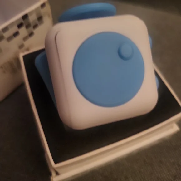 Fidget Cube - Blue - Picture 7 of 9